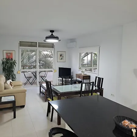 Apartmán Frente A La Playa Piso 3 *